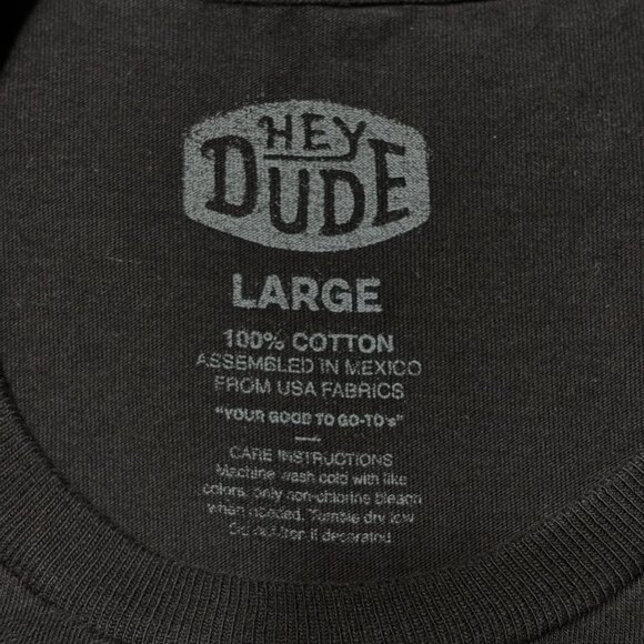 Hey Dude Graphic T-Shirt Lot 2 Men’s Large Black Cowboy Hat Blue Whale Tail - Picture 6 of 15